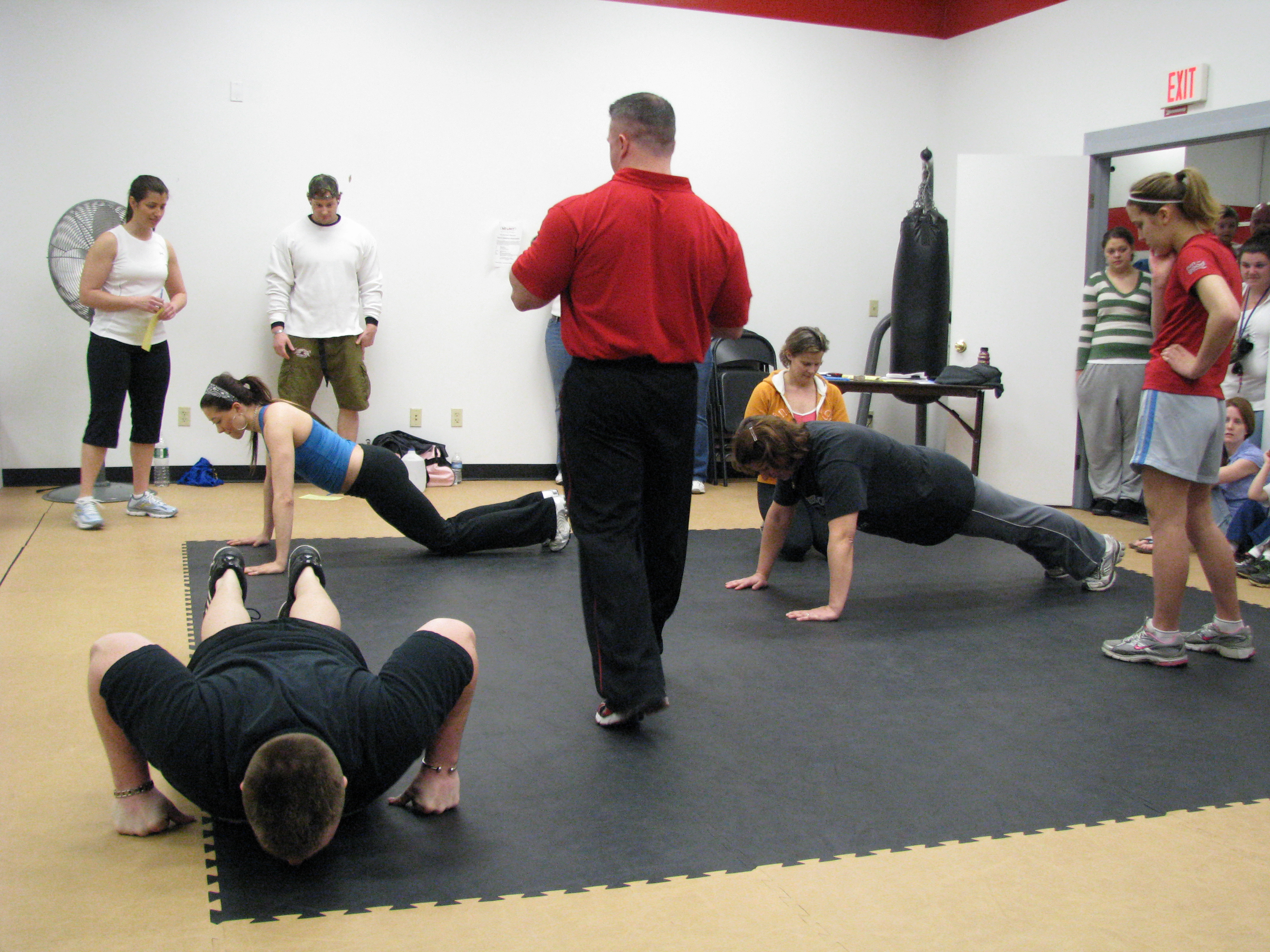 TN Personal Trainer, Jim Cipriani, overlooks a fitness group at work