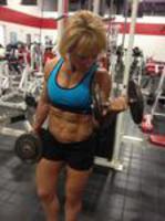 Doing curls with TN's best personal training service