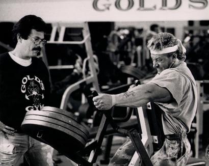 Mike Mentzer trains Dorian Yates Heavy Duty Style on the Hammer Strength Iso-Row Machine